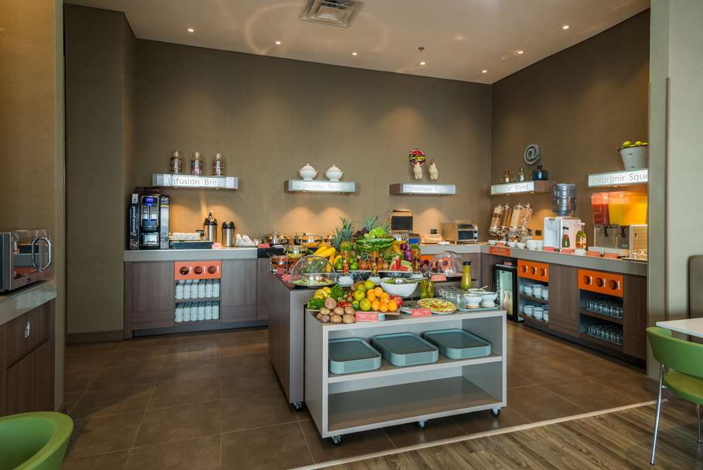 Hampton By Hilton Antofagasta Hotel Ресторант снимка